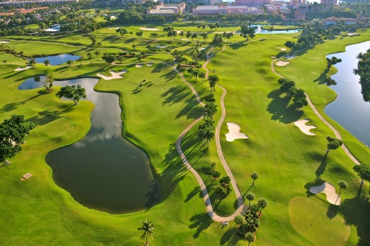 aerial photo of golf course in tampa